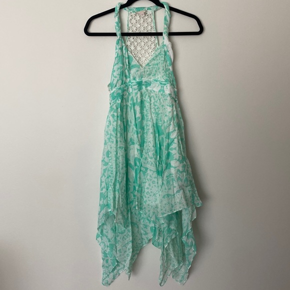 Guess twisted strap handkerchief dress in seafoam green and white size 4 - Picture 1 of 7